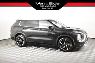 New 2025 Mitsubishi Outlander SEL image 1