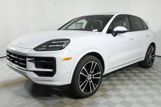 Used 2025 Porsche Cayenne image 1