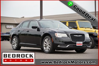 Used 2022 Chrysler 300 Touring image 1