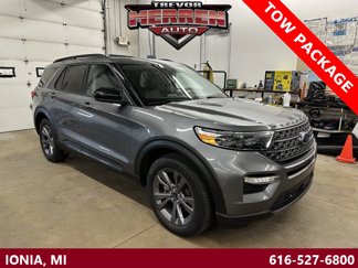 Used 2022 Ford Explorer XLT image 1