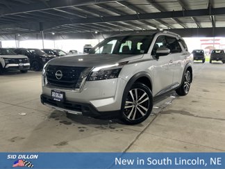 New 2025 Nissan Pathfinder Platinum image 1