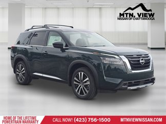 New 2025 Nissan Pathfinder Platinum image 1