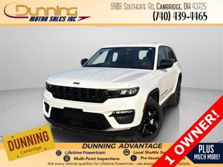 Used 2023 Jeep Grand Cherokee Limited w/ Black Appearance Package image 1