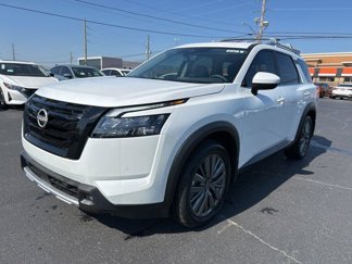 New 2025 Nissan Pathfinder SL w/ SL Premium Package image 1
