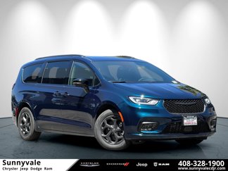New 2025 Chrysler Pacifica Premium image 1