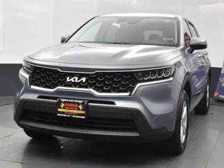 Used 2023 Kia Sorento LX image 1