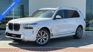 Used 2025 BMW X7 xDrive40i w/ Parking Assistance Package image 1