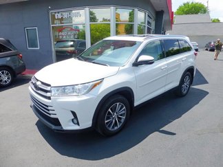 Used 2019 Toyota Highlander XLE image 1