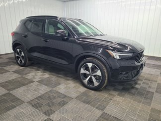 Used 2023 Volvo XC40 B5 Plus w/ Driver Assist Package image 1
