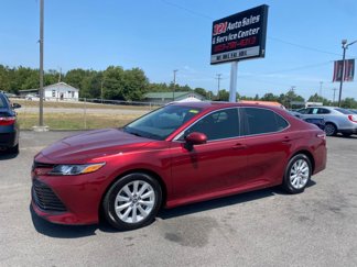 Used 2019 Toyota Camry LE image 1