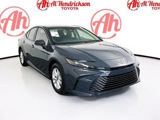 Used 2025 Toyota Camry LE image 1