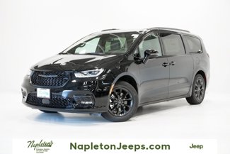 New 2025 Chrysler Pacifica Select image 1