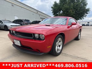 Used 2012 Dodge Challenger SXT image 1