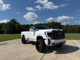 Used 2022 GMC Sierra 2500 SLE w/ SLE Convenience Package image 1