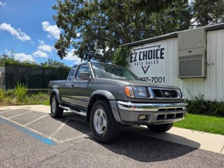 Used 2000 Nissan Frontier SE Desert Runner image 1