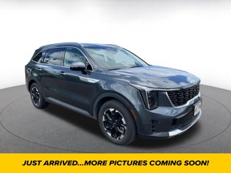 Used 2024 Kia Sorento S image 1