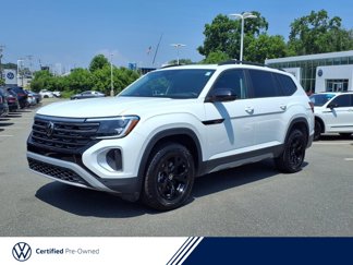 Certified 2025 Volkswagen Atlas Peak Edition SE image 1