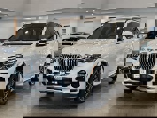 Used 2021 BMW X5 xDrive40i w/ M Sport Package image 1