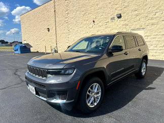 Used 2023 Jeep Grand Cherokee L Laredo image 1