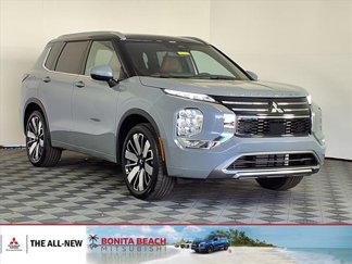 New 2025 Mitsubishi Outlander SEL image 1