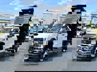 Used 2023 Ford F450 4x4 Crew Cab Super Duty image 1