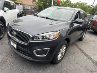 Used 2017 Kia Sorento LX w/ LX Convenience Package image 1