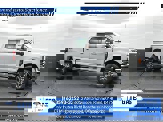 New 2025 Ford F250 4x4 Crew Cab Super Duty image 1
