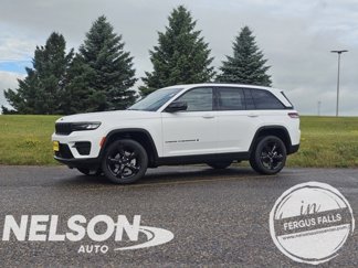 New 2025 Jeep Grand Cherokee Altitude image 1