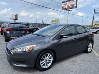 Used 2017 Ford Focus SE w/ Cold Weather Package image 1