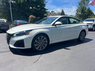 Used 2024 Nissan Altima 2.5 SL image 1