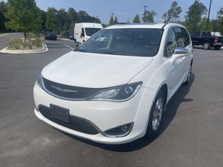 Used 2019 Chrysler Pacifica Limited image 1
