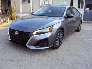Used 2024 Nissan Altima 2.5 SV image 1