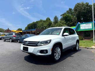 Used 2016 Volkswagen Tiguan SE image 1