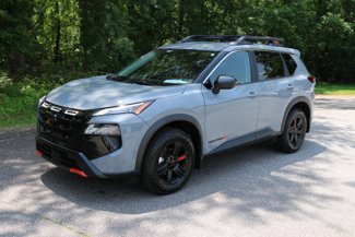 Used 2025 Nissan Rogue SV image 1