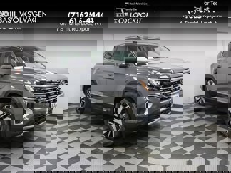 New 2025 Volkswagen Atlas SEL image 1