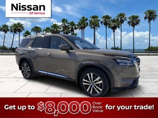 New 2025 Nissan Pathfinder Platinum image 1