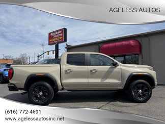 Used 2024 GMC Canyon Elevation w/ Elevation Premium Package image 1