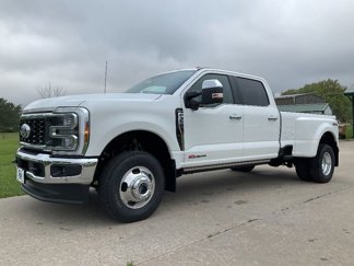 New 2025 Ford F350 4x4 Crew Cab DRW Super Duty image 1