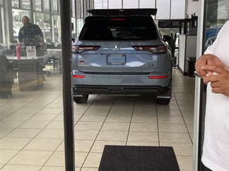 New 2025 Mitsubishi Outlander SE image 1