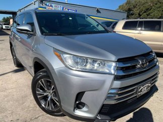 Used 2019 Toyota Highlander LE image 1