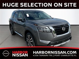 New 2025 Nissan Pathfinder Platinum image 1