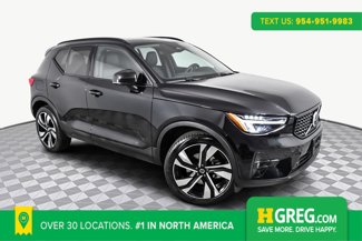 Used 2025 Volvo XC40 B5 Plus image 1
