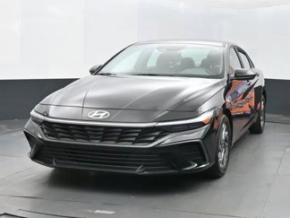 Used 2024 Hyundai Elantra SEL image 1