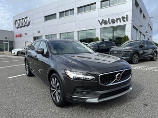 Certified 2024 Volvo V90 B6 Cross Country Plus image 1