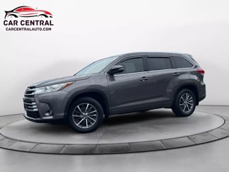 Used 2018 Toyota Highlander XLE image 1