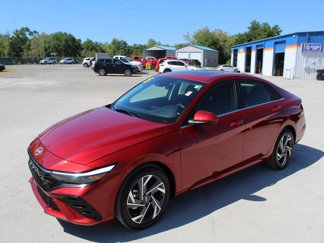Used 2025 Hyundai Elantra SEL image 1