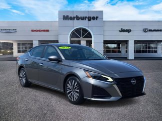Used 2023 Nissan Altima 2.5 SV image 1