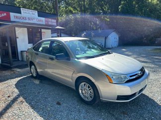 Used 2011 Ford Focus SE image 1