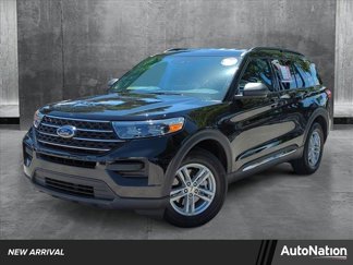 Used 2023 Ford Explorer XLT image 1