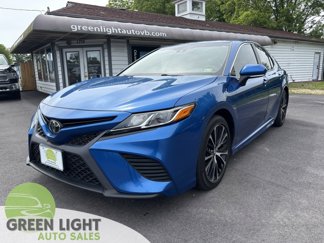 Used 2018 Toyota Camry SE image 1